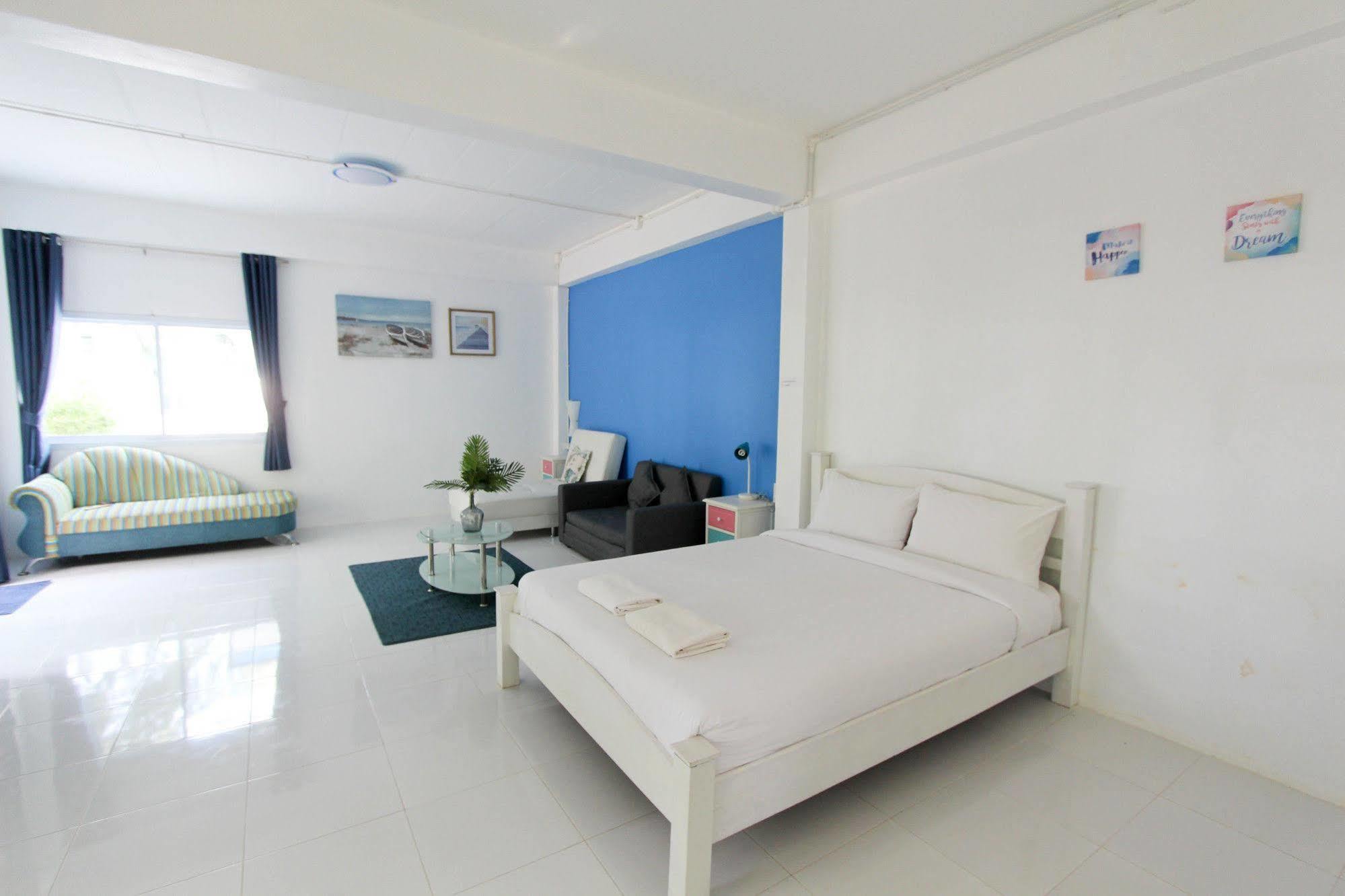 Issara Beach Resort Sichon Buitenkant foto