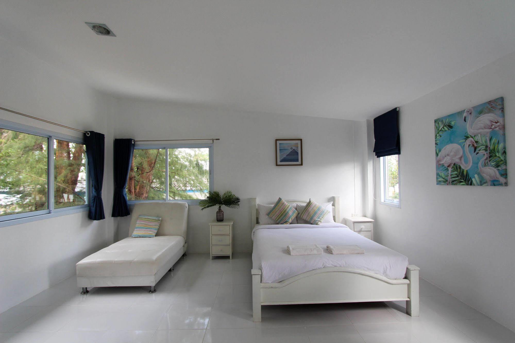 Issara Beach Resort Sichon Buitenkant foto