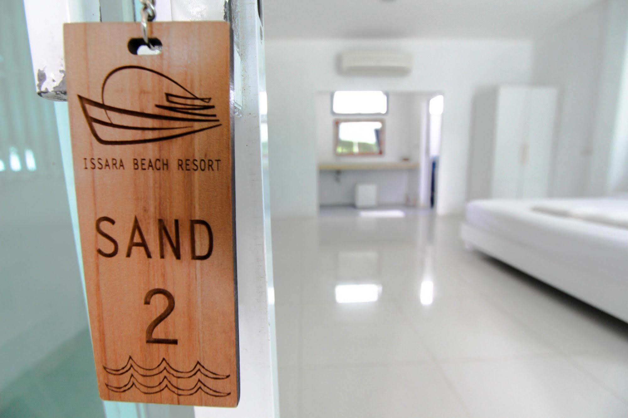 Issara Beach Resort Sichon Buitenkant foto