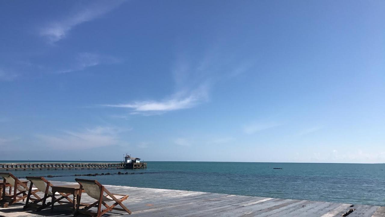 Issara Beach Resort Sichon Buitenkant foto
